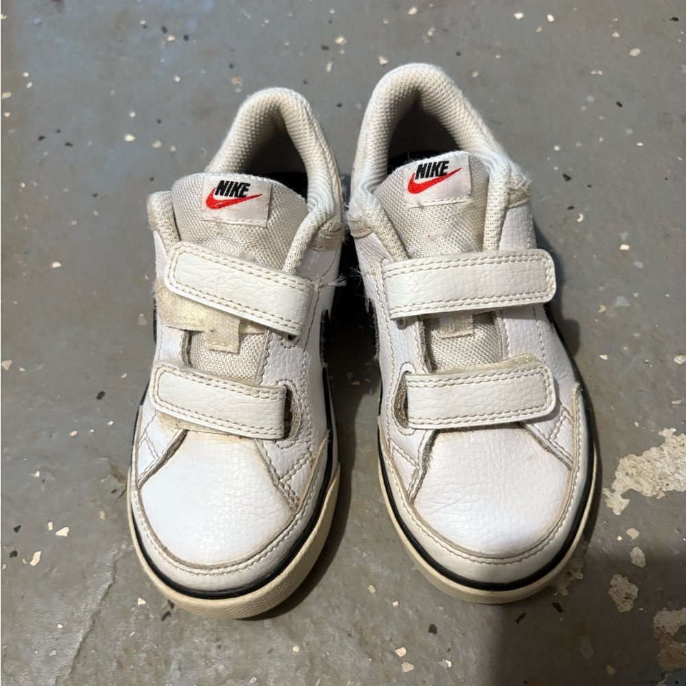 Nike Kids White and Black Sneakers kids - Picture 2 of 5